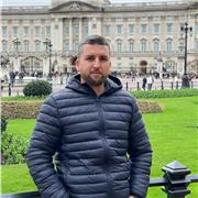 Profesor de Inglés imparte clases para todas las edades